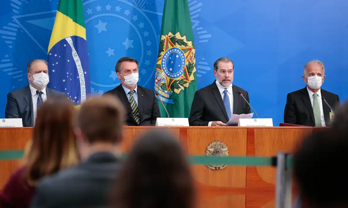 Os presidentes da República, Jair Bolsonaro e  do Supremo Tribunal Federal, ministro Dias Toffoli, fazem declaração à imprensa no Planalto