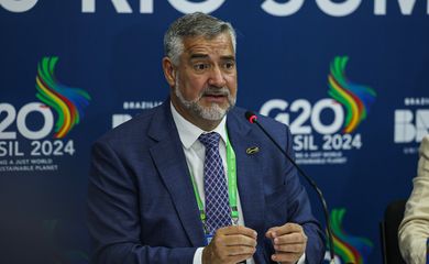 Rio de Janeiro (RJ), 19/11/2024 – O ministro da Secretaria de Comunicação Social da Presidência (Secom), Paulo Pimenta, durante assinatura de memorando de entendimento de combate às fake News, no G20, no Rio de Janeiro. Foto: Tomaz Silva/Agência Brasil