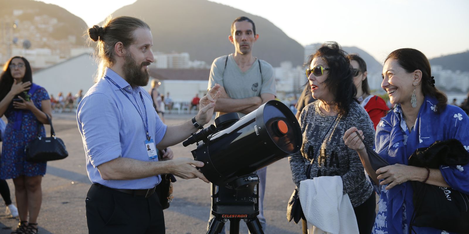 Eclipse total da Lua visto de Copacabana, no Rio de Janeiro | Agência ...