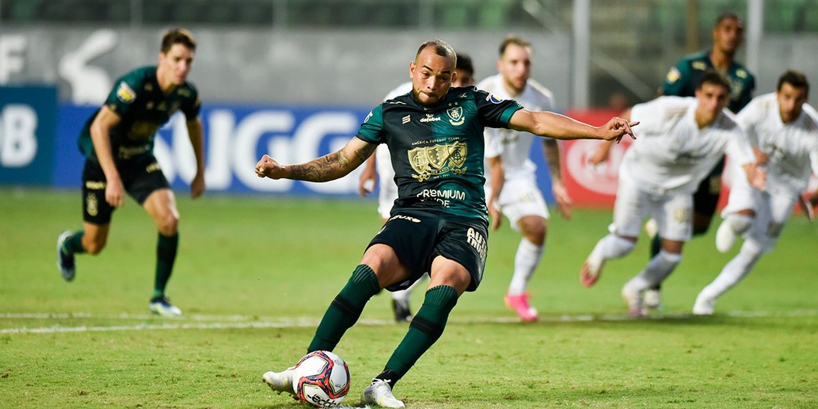 América vence Cruzeiro de novo e vai à final do Campeonato Mineiro