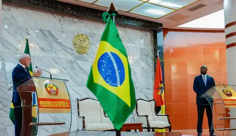 Presidente da República, Luiz Inácio Lula da Silva, durante declaração conjunta à imprensa. Palácio Presidencial, Sala dos Grandes Atos – Maputo (Moçambique)  Foto: Ricardo Stuckert / PR