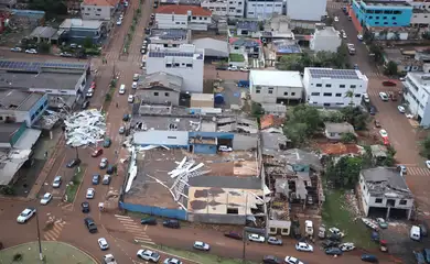 Paraná 08/11/2025 - Ciclone extratropical causa destruição no Paraná; 60 mil casas estão sem energia. Foto: Ari Dias/AEN