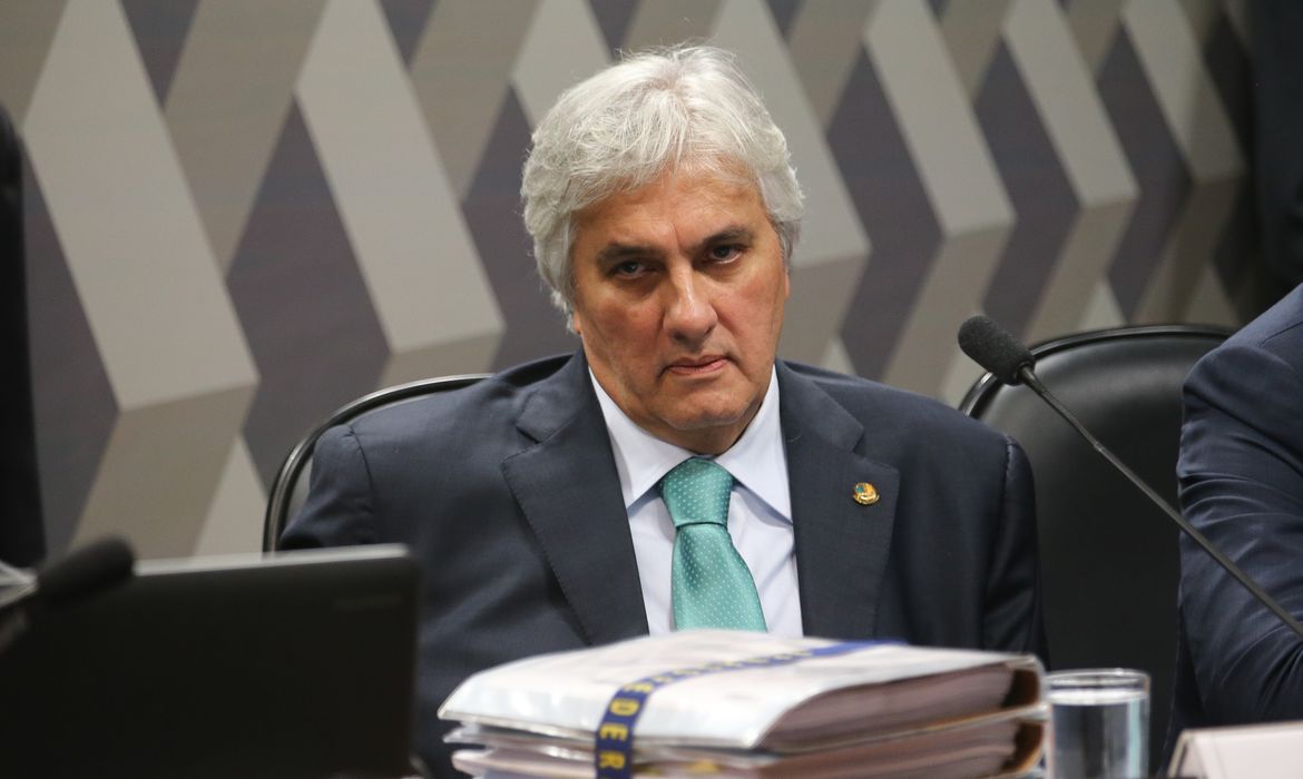 Brasília - Senador Delcídio do Amaral participa de reunião do Conselho de Ética do Senado  (Fabio Rodrigues Pozzebom/Agência Brasil)