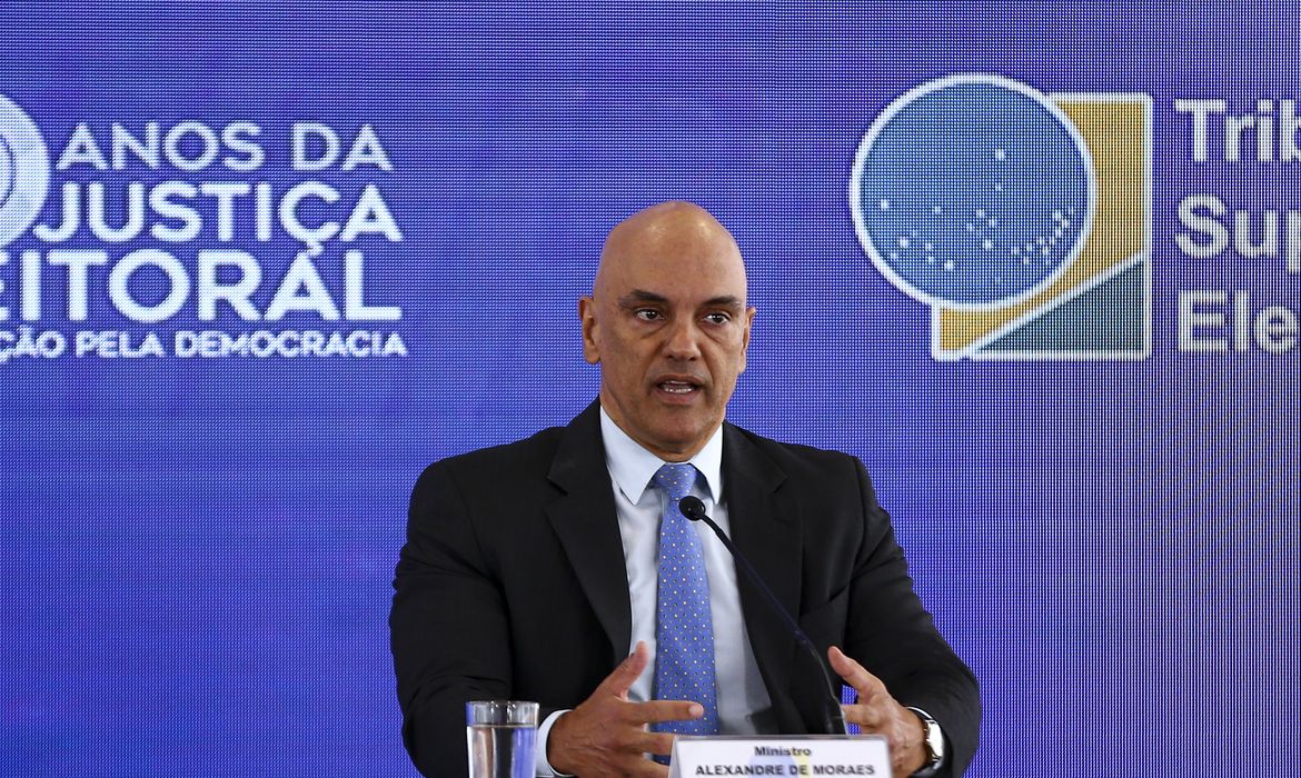 O presidente do Tribunal Superior Eleitoral, Alexandre de Moraes, durante coletiva de imprensa no Centro de Divulgação das Eleições.