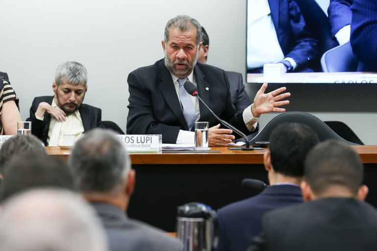 Ministro Carlos Lupi | Agência Brasil