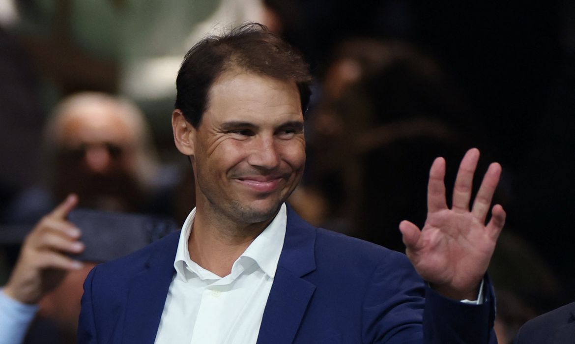 Rafael Nadal em jogo do Real Madrid contra Real Sociedad
 17/9/2023  REUTERS/Isabel Infantes