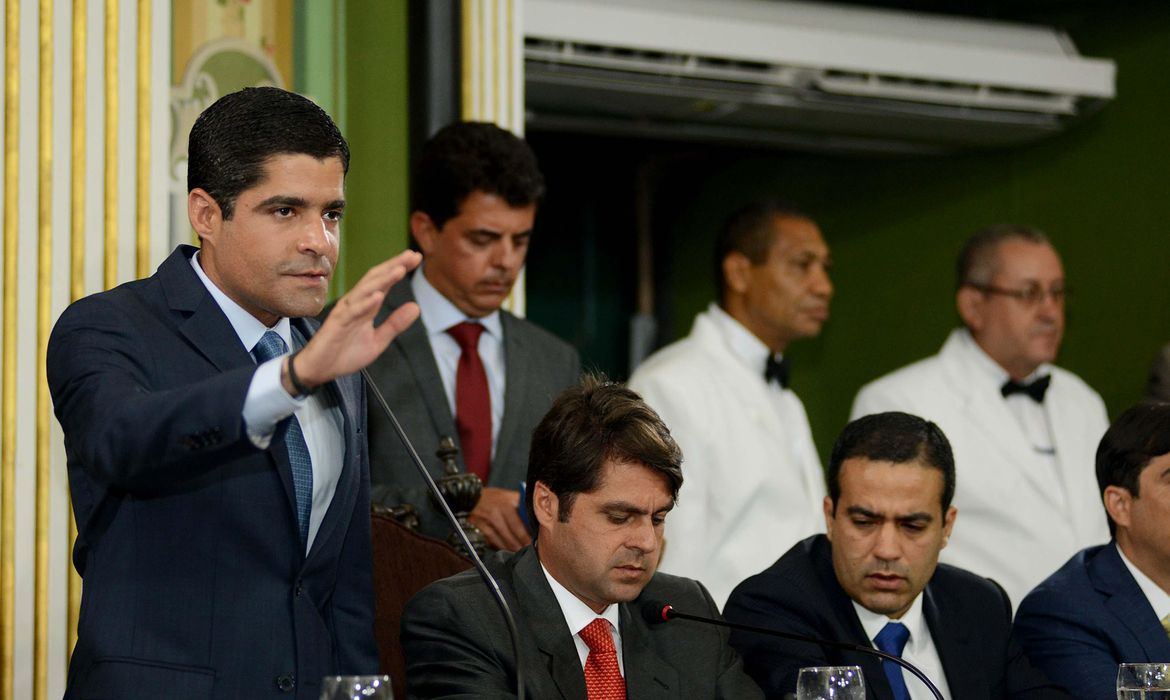 Salvador - ACM Neto faz juramento em cerimônia de posse na Câmara Municipal (Valter Pontes/ Agecom Salvador)