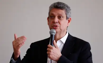 Rio de Janeiro (RJ), 04/07/2025 - O ministro da Secretaria Geral da Presidência da República, Marcio Macedo, fala durante a Sessão Especial do Conselho Popular do BRICS, no Teatro Carlos Gomes, centro da cidade. Foto: Tânia Rêgo/Agência Brasil