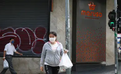 Movimento no bairro da Liberdade durante a quarentena