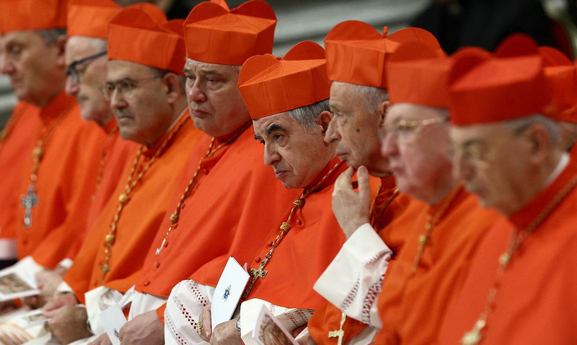 Após a morte do Papa Francisco: Cardeais se reúnem no Vaticano para decidir sobre o Conclave