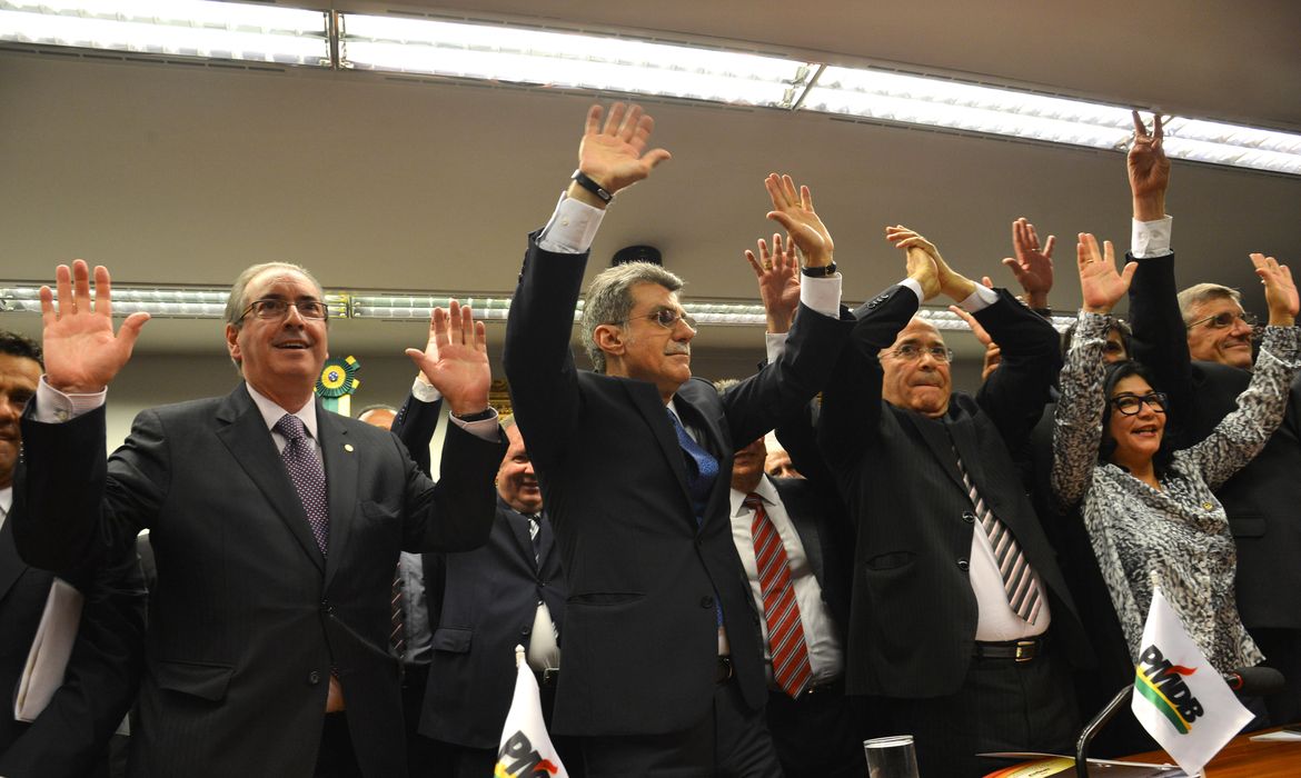Brasília - Em reunião na Câmara dos Deputados, o Diretório  Nacional do PMDB decidiu deixar a base aliada do governo da presidenta Dilma Rousseff  (Fabio Rodrigues Pozzebom/Agência Brasil)