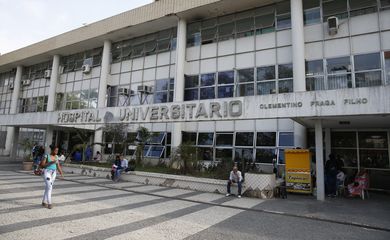 Fachada do Hopital Universitário Clementino Fraga Filho, no Fundão, local de atendimento aos três feridos na explosão em laboratório da Coppe/UFRJ.