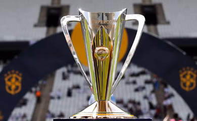 Supercopa feminina - taça - troféu