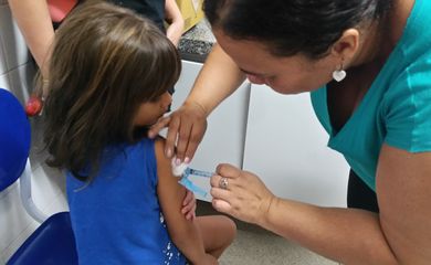 Campanha para atualizar caderneta de vacinação começa hoje  (Sumaia Villela/Agência Brasil)