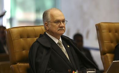 Brasília - O ministro Luiz Edson Fachin durante a última sessão plenária no STF antes das férias forenses (José Cruz/Agência Brasil)