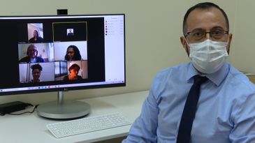 Caminhos da Reportagem /TV Brasil O psiquiatra José Carlos Appolinario explica que os gatilhos para a compulsão alimentar estão mais presentes na pandemia.
