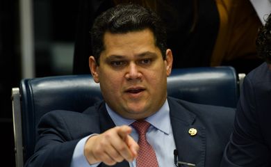  O presidente do senado, Davi Alcolumbre, durante sessão do Congresso Nacional para promulgação da emenda constitucional (103/2019) da reforma da Previdência