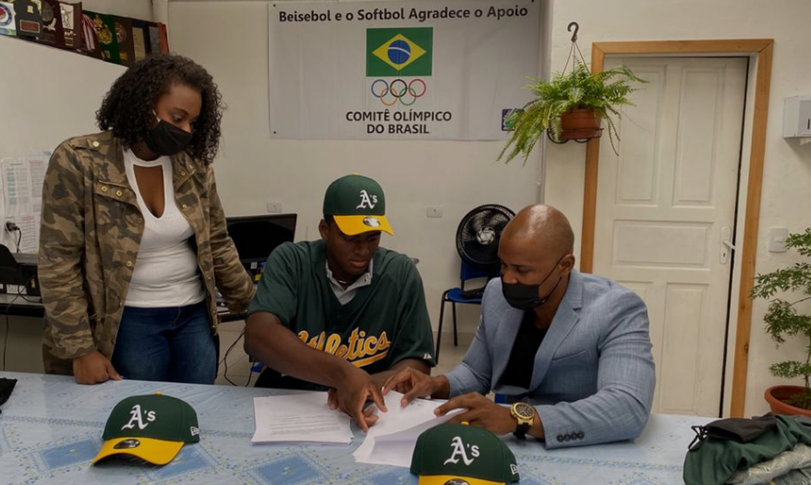 Brasileiros começam a ganhar destaque no beisebol internacional