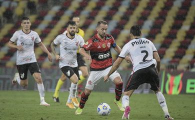 Flamengo vence por 3 a 0 Athletico-PR no Maracanã pelo Brasileiro