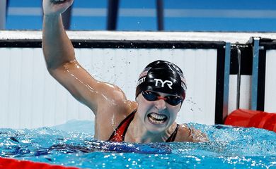 Katie Ledecky, dos EUA, comemora vitória nos 1500m livre nos Jogos de Paris
31/07/2024
REUTERS/Clodagh Kilcoyne