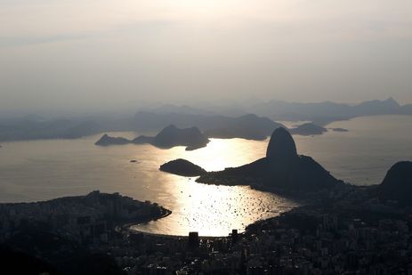 Cenário magnífico do horizonte do Rio de Janeiro encanta moradores e turistas