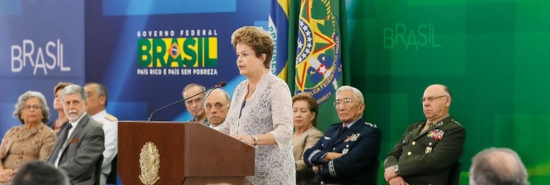Presidenta Dilma Rousseff durante apresentação de Oficiais-Generais promovidos. (Brasília - DF, 16/12/2014)