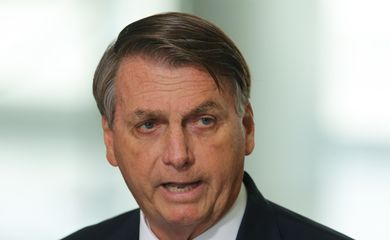 O presidente Jair Bolsonaro faz declaração à imprensa