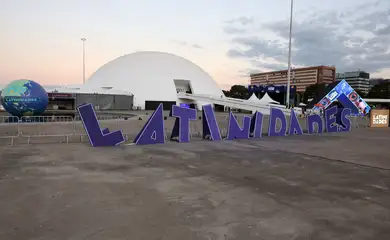 Brasília (DF) 22/07/2025 - Montagem de estrutura para o Festival Latinidades 2025, no Museu Nacional. Foto: Valter Campanato/Agência Brasil