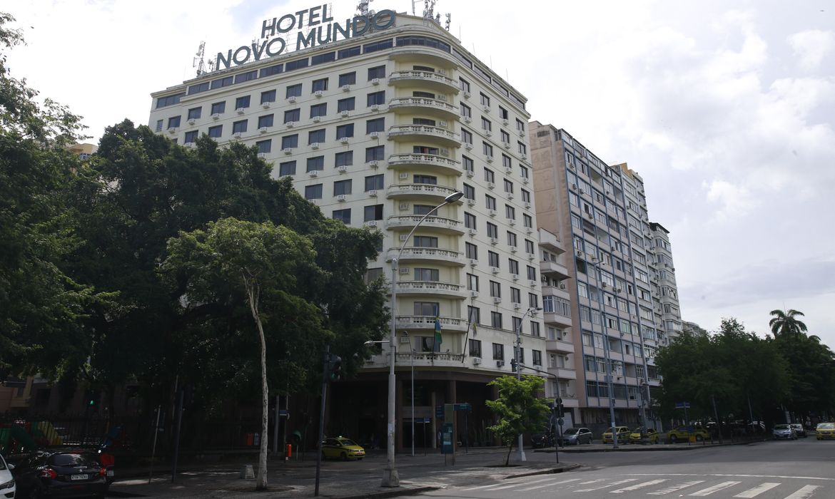 Fachada do Hotel Novo Mundo, no Rio de Janeiro, que fechará suas portas no próximo dia 20.