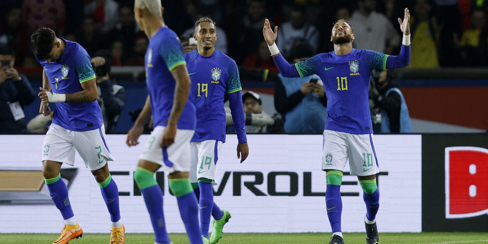 Le Brésil reste en tête du classement FIFA et l’Italie dépasse l’Espagne
