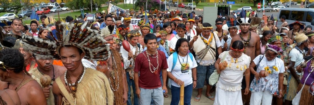 Brasília - Lideranças indígenas participam de encontro na Frente Parlamentar de Apoio aos Povos Indígenas