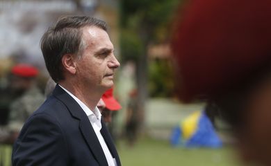  O presidente eleito, Jair Bolsonaro  (PSL), participa da comemoração do 73 aniversário da Brigada de Infantaria Pára-quedista,  na Vila Militar em Deodoro. 