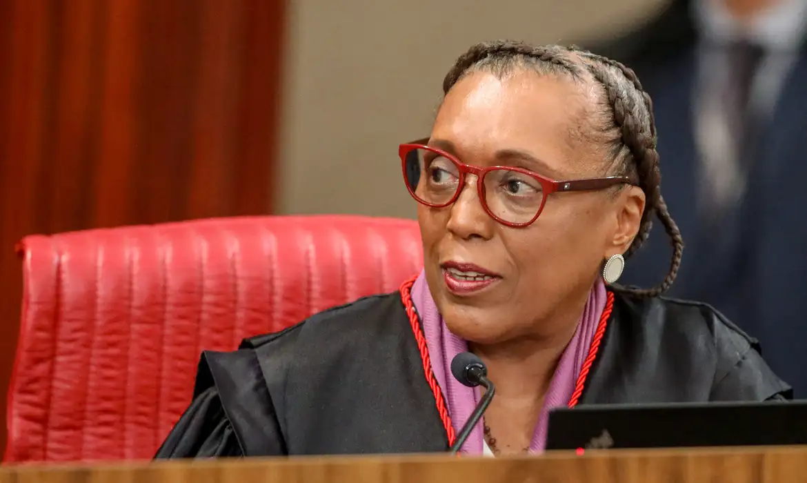 Viva Maria faz desagravo à ministra Vera Lucia Santana Araújo