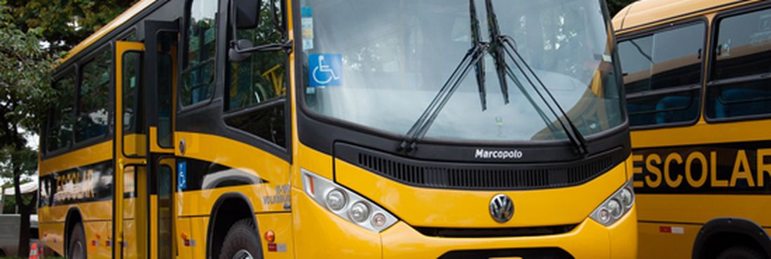 Resultado de imagem para onibus escolar do ceará