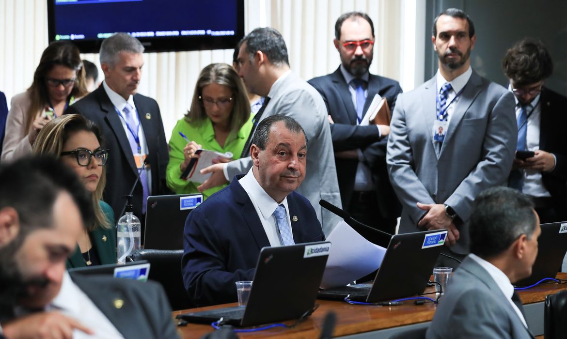 Brasília (DF) 21/06/2023 Senador Omar Aziz (PSD-AM) durante leitura do relatório sobre o projeto do novo arcabouço fiscal. Foto Lula Marques/ Agência Brasil.
