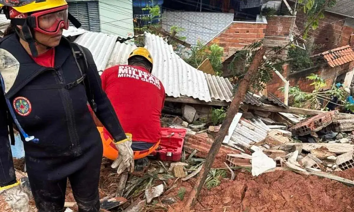 Ipatinga 12/01/2025 Ipatinga teve diversos pontos de deslizamentos e alagamentos devido à chuva da madrugada deste domingo (12)
Crédito: Reprodução/ Instagram/ CBMMG