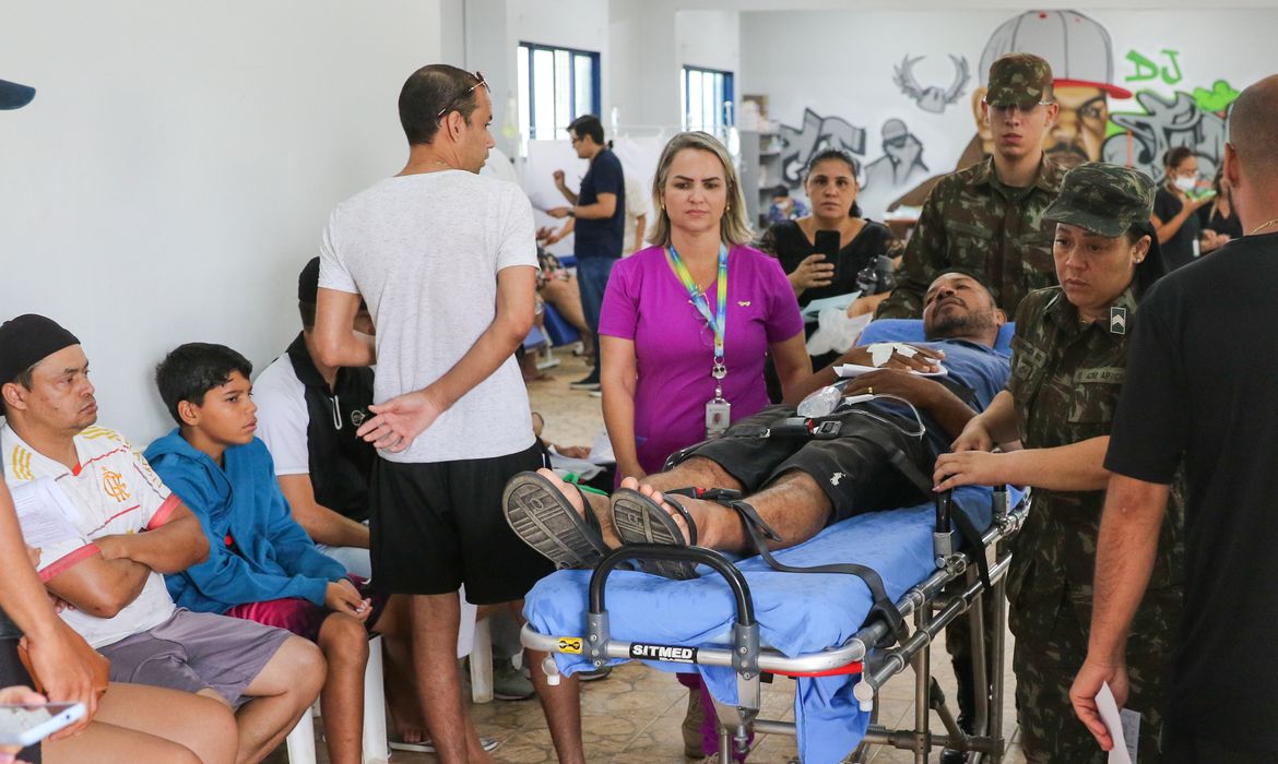 Brasília, DF 31/01/2024 Tenda de acolhimento e atendimento para casos suspeitos de dengue na cidade de Ceilândia, região administrativa do Distrito Federal.  Foto: Fabio Rodrigues-Pozzebom/ Agência Brasil