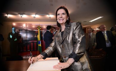 A presidente do Superior Tribunal Militar (STM), ministra Maria Elizabeth Rocha inaugura a exposição “Vozes da Defesa” (José Cruz/Agência Brasil)