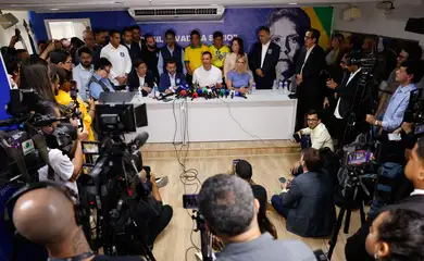 Rio de Janeiro (RJ), 08/10/2026 – O candidato ao governo do Estado Douglas Ruas (PL) faz pronunciamento após decisão TSE e aguarda retotalização dos votos do 1° turno que o declararia eleito. Foto: Fernando Frazão/Agência Brasil