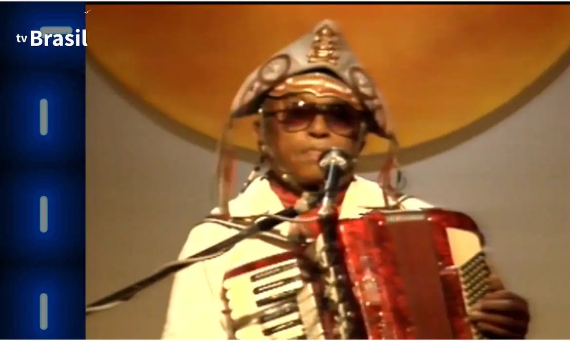 Luiz Gonzaga (o Rei do Baião) no programa Chão de Estrelas (1983), realizado pela antiga TVE-RJ.