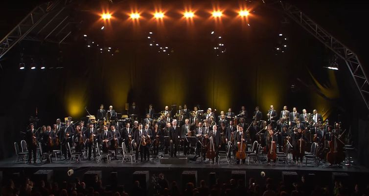 Orquestra Filarmônica de Minas Gerais no palco