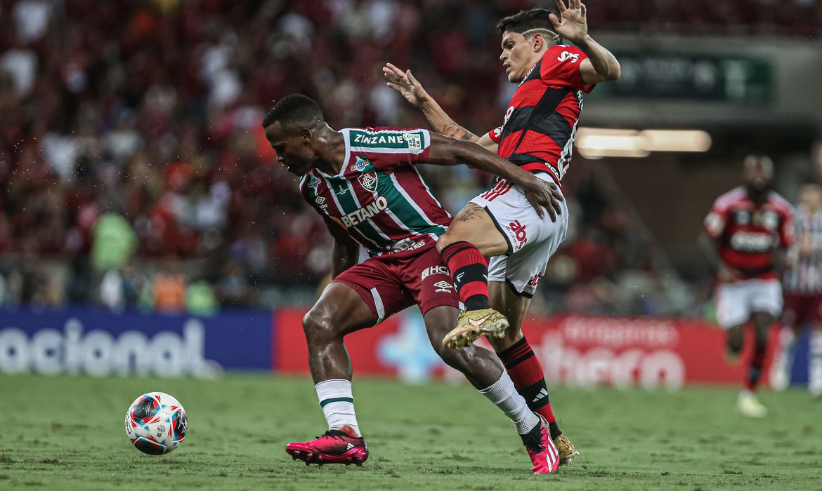 Gols de Flamengo e Fluminense: Flu vence o FlaFlu por 2 x 0 o