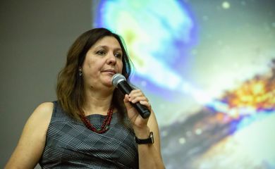 Astrônoma e astrofísica Duília de Mello