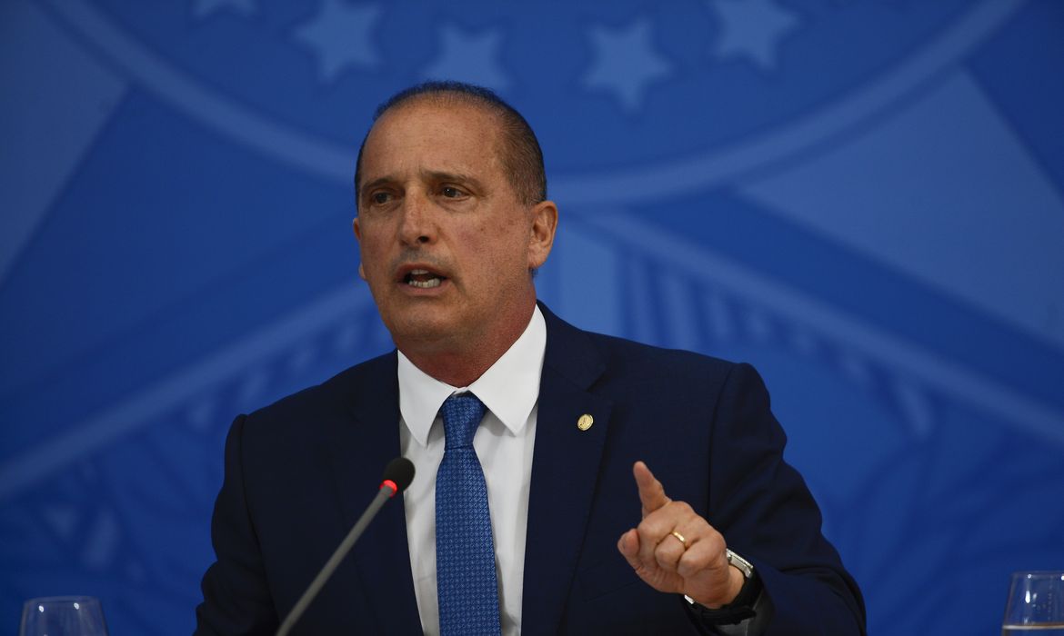 O ministro da Cidadania, Onyx Lorenzoni; participa de coletiva de imprensa no Palácio do Planalto
