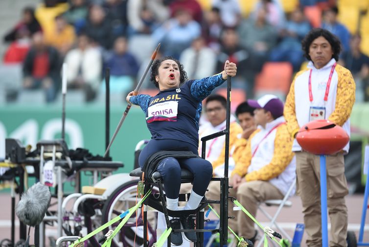 Poliana Souza compete no lançamento do dardo no Parapan de Lima, no Peru, em 2019.