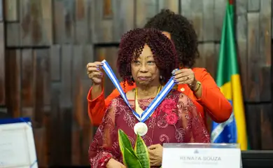 Historiadora Helena Theodoro recebe maior honraria do Rio de Janeiro, a Medalha Tiradentes. Foto: Thiago Lontra