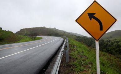 Volta Redonda (RJ) - Após obras para concluir a pavimentação da Rodovia do Contorno, o ministro da Secretaria-Geral da Presidência, Moreira Franco, participou de cerimônia de inauguração das obras (Beth Santos/Secretaria Geral da PR)