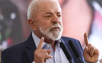 Lula diz que Motta descumpriu acordo e derrubada do IOF foi absurda