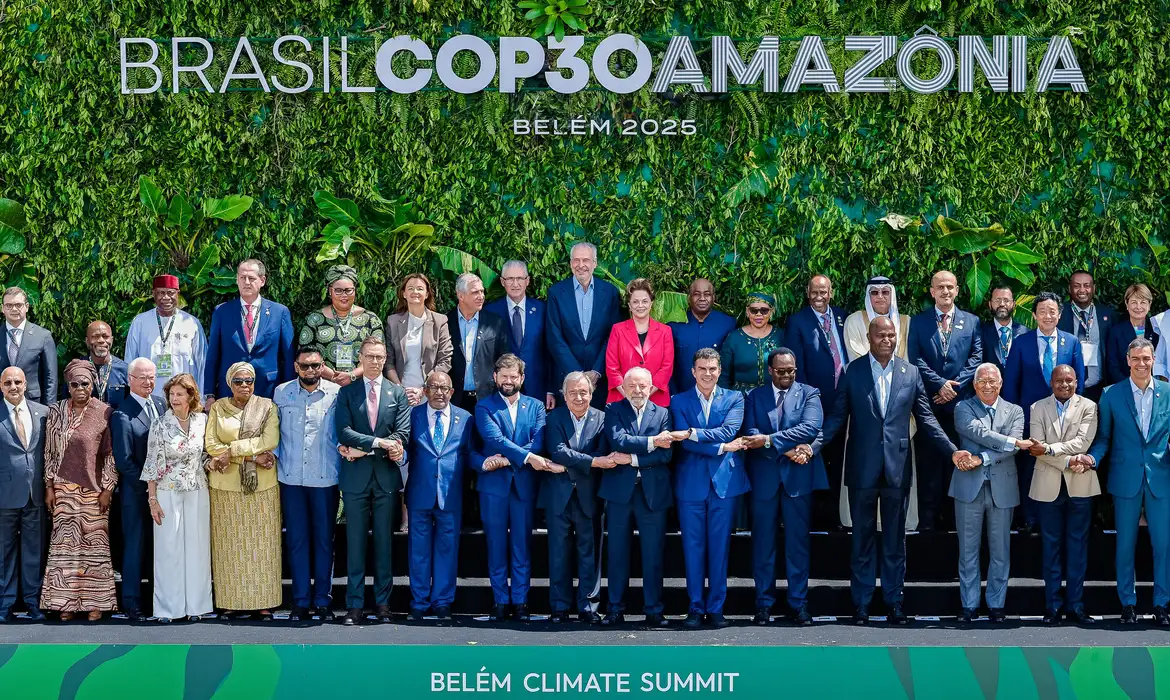 Presidente da República, Luiz Inácio Lula da Silva, durante a fotografia oficial da Cúpula do Clima (COP30). Parque da Cidade  Belém (PA)<br />
<br />
Foto: Ricardo Stuckert / PR