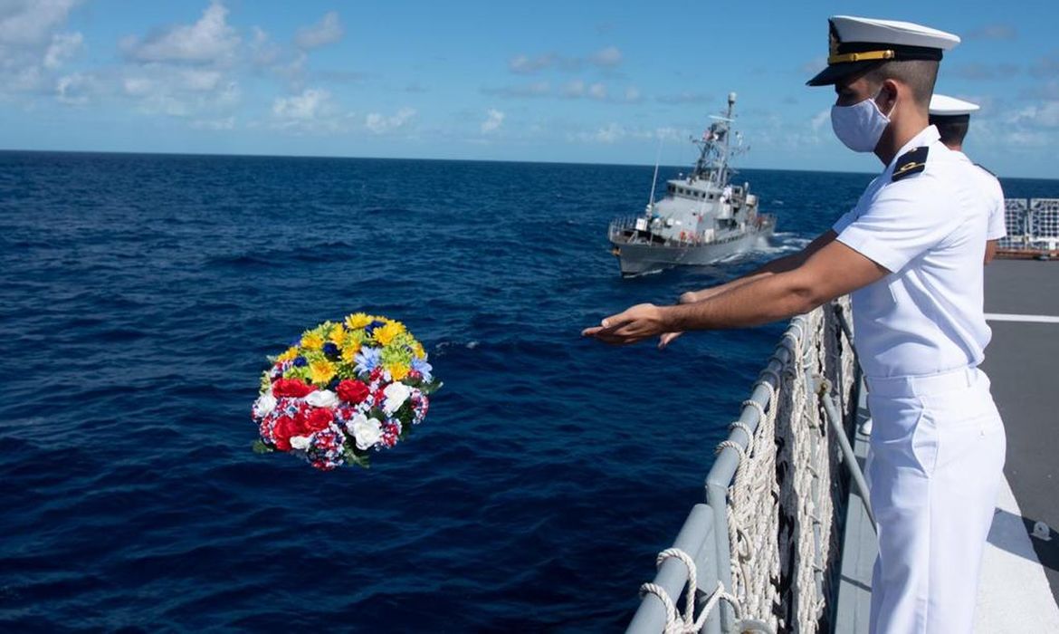 Marinhas do Brasil e dos EUA homenageiam veteranos da Segunda Guerra |  Agência Brasil